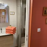 Alojamento de Acomodação e Pequeno-almoço D'hôtes Du Pentadou 3*