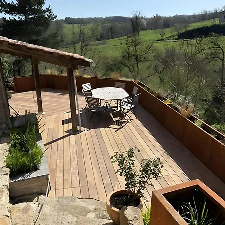 D'hotes Du Pentadou Bed & Breakfast